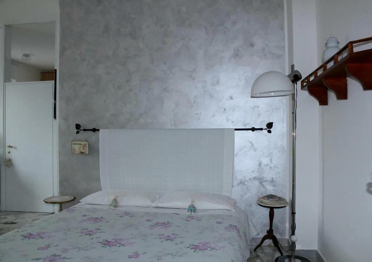 Como Happy Days Apartamento 0*,  Italia